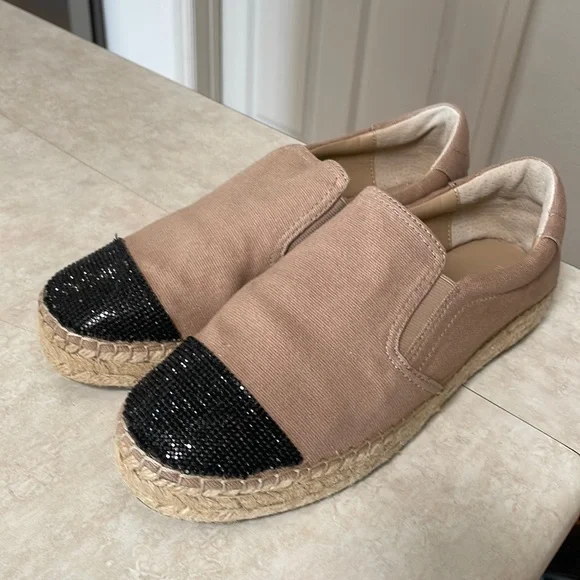 Kendall Kylie Shoes Kendall Kylie Slip On Beige Black Sequin